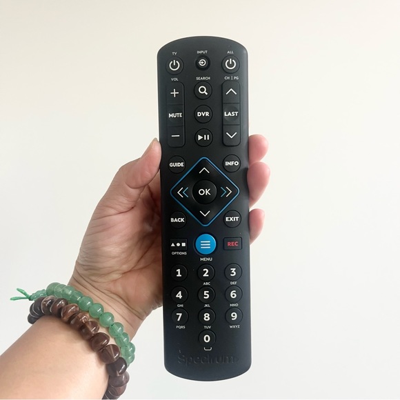 Spectrum Cable Replacement Universal Remote Control UR-1160 Needs Batteries - Picture 5 of 6